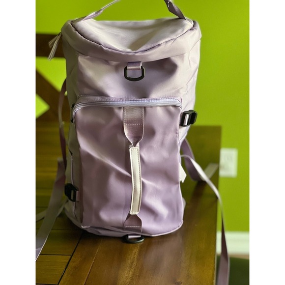 Backpack - Picture 2 of 8